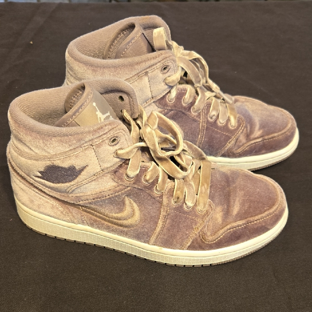 Nike Women's Soft Purple High-Top Sneakers